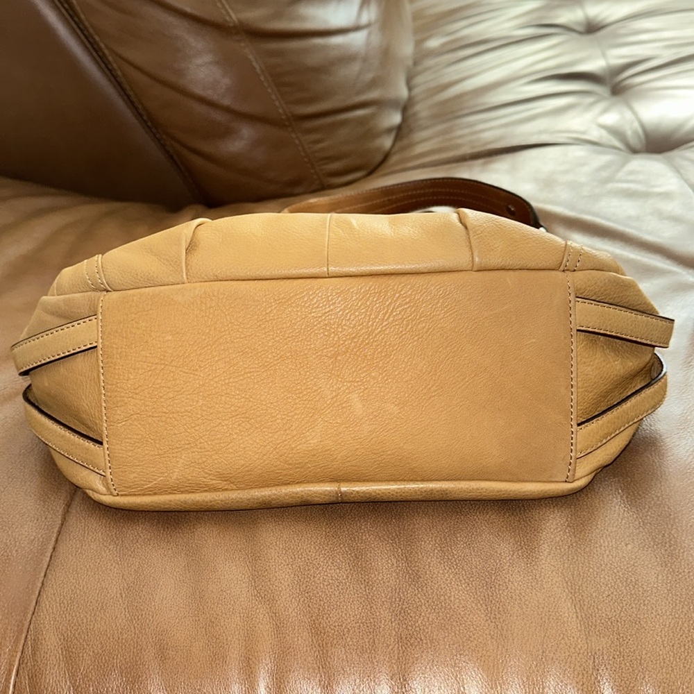 B Makowsky genuine leather lady’s bag purse dust bag is included - Picture 10 of 14